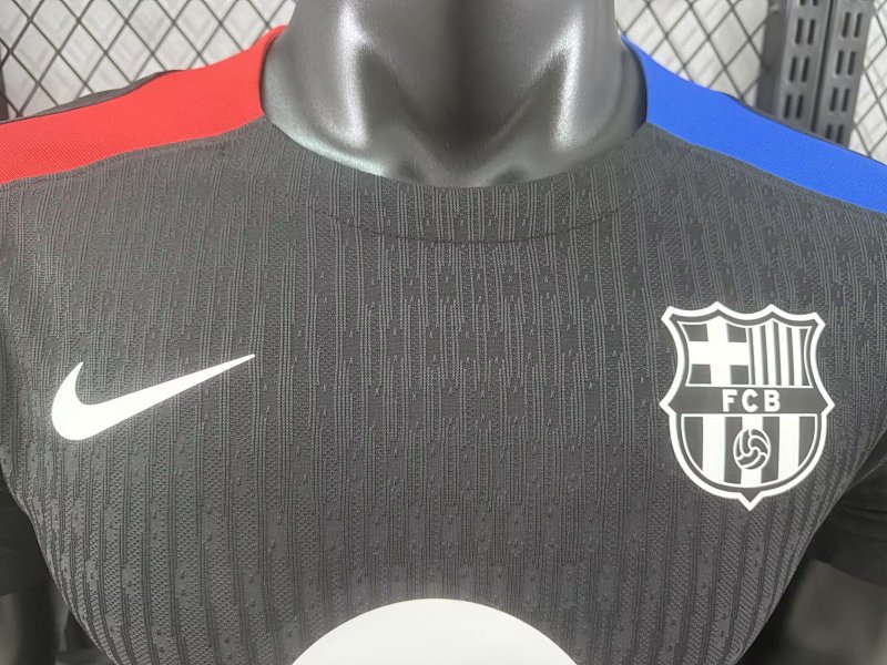 FC Barcelona Camiseta de Entrenamiento Diseño 2 Versión Jugador 2024/25 (Negra) 3