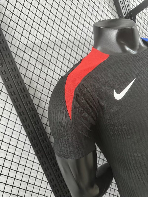 FC Barcelona Camiseta de Entrenamiento Diseño 2 Versión Jugador 2024/25 (Negra) 9