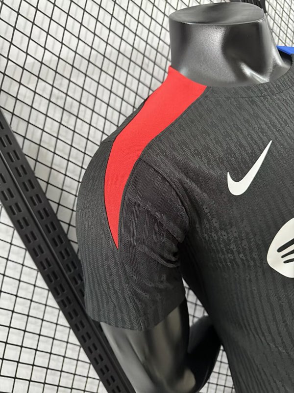 FC Barcelona Camiseta de Entrenamiento Versión Jugador 2024/25 (Negra) 8