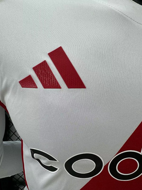 River Plate Local Versión Jugador 2024/25 (Blanca, Manga Larga) 4