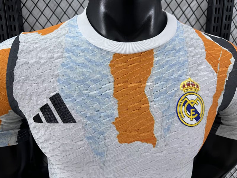 Real Madrid Camiseta de Entrenamiento Versión Jugador 2024/25 (Blanca) 3