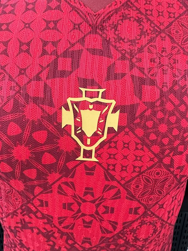 Portugal Edición Especial Versión Jugador 2024/25 (Roja) 5
