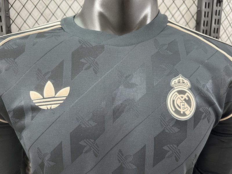 Real Madrid Local Versión Jugador 2024/25 (Gris, Manga Larga) 3