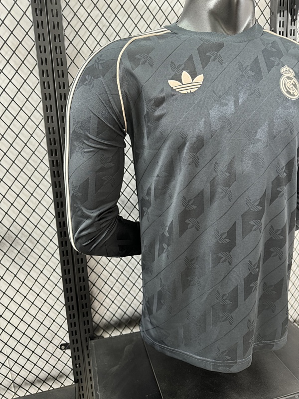 Real Madrid Local Versión Jugador 2024/25 (Gris, Manga Larga) 6