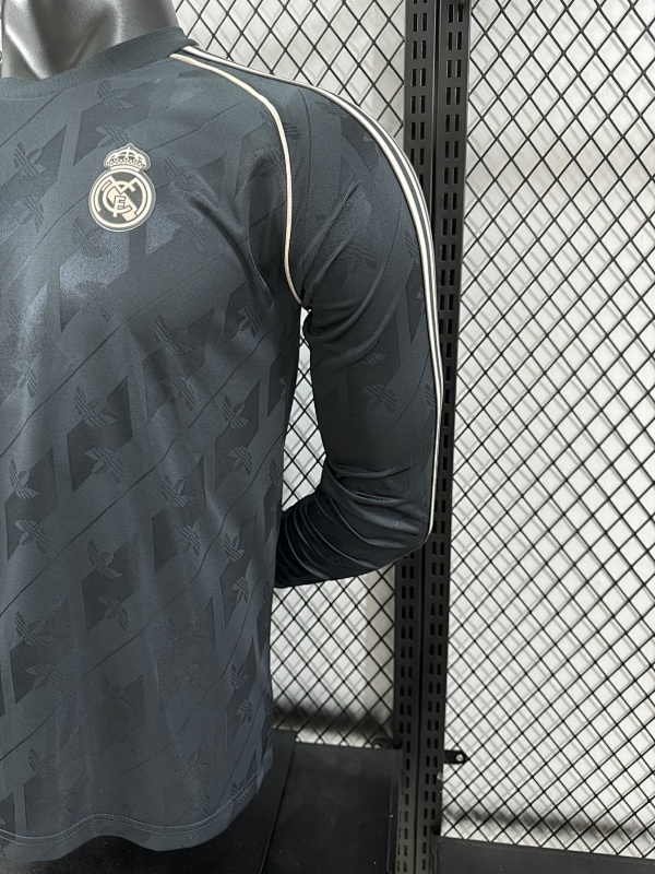 Real Madrid Local Versión Jugador 2024/25 (Gris, Manga Larga) 7