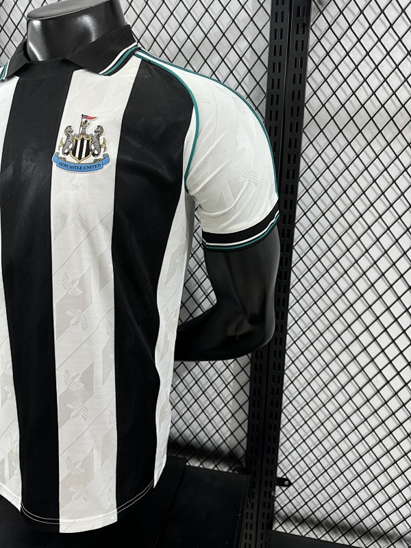 Newcastle United Retro Local 2024/25 (Blanca) 7