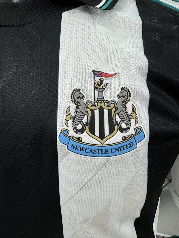 Newcastle United Edición Retro 2024/25 (Blanca, Manga Larga) 5