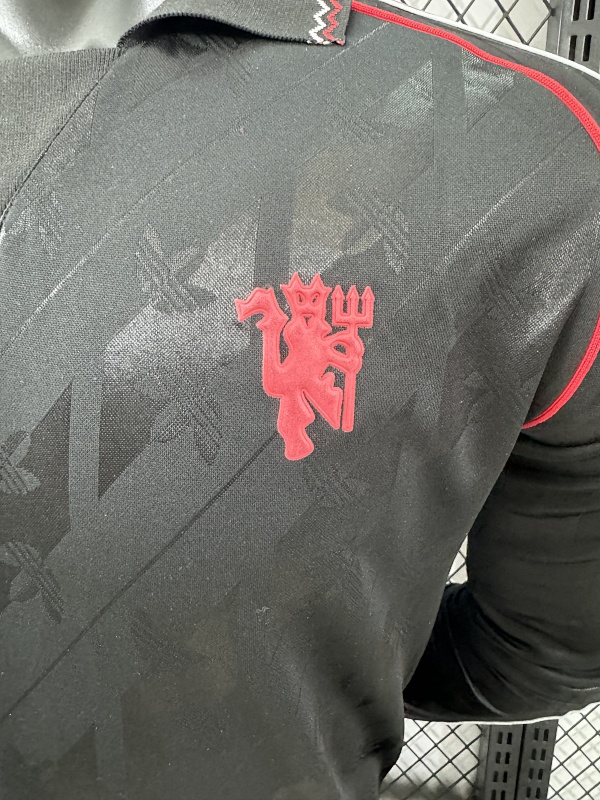 Manchester United Edición Retro 2024/25 (Negra, Manga Larga) 5