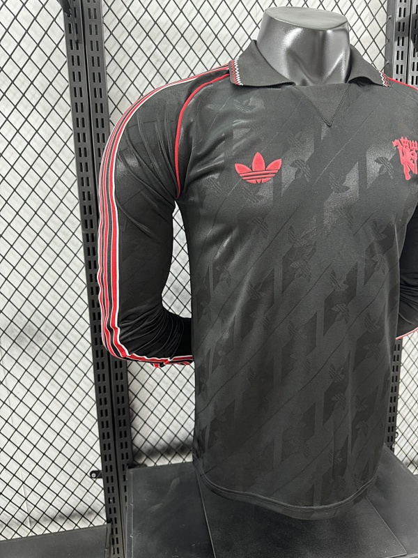 Manchester United Edición Retro 2024/25 (Negra, Manga Larga) 6