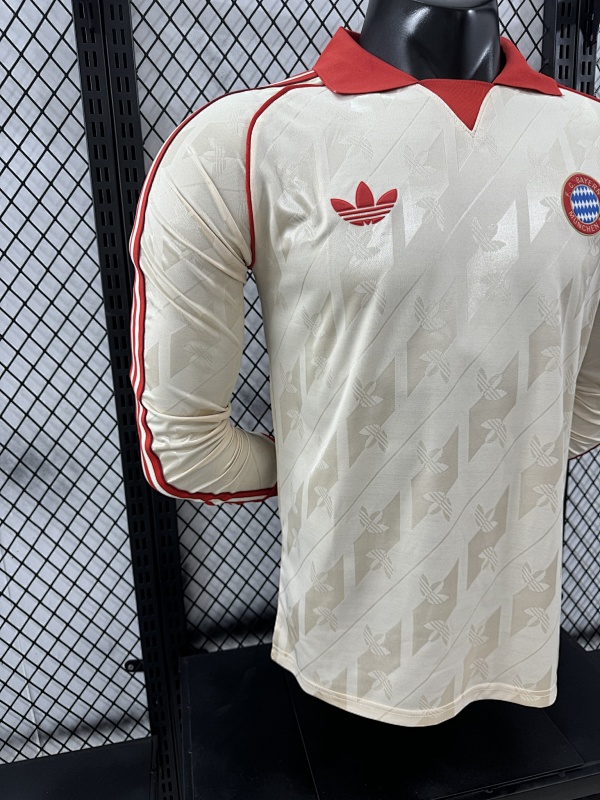 Bayern Munich Edición Retro 2024/25 (Beige, Manga Larga) 6