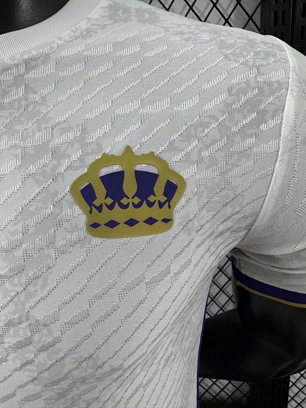 Real Madrid Edición Especial Diseño 9 Versión Jugador (Blanca) 2