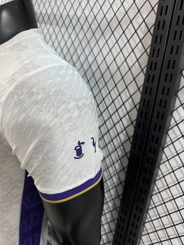 Real Madrid Edición Especial Diseño 9 Versión Jugador (Blanca) 9