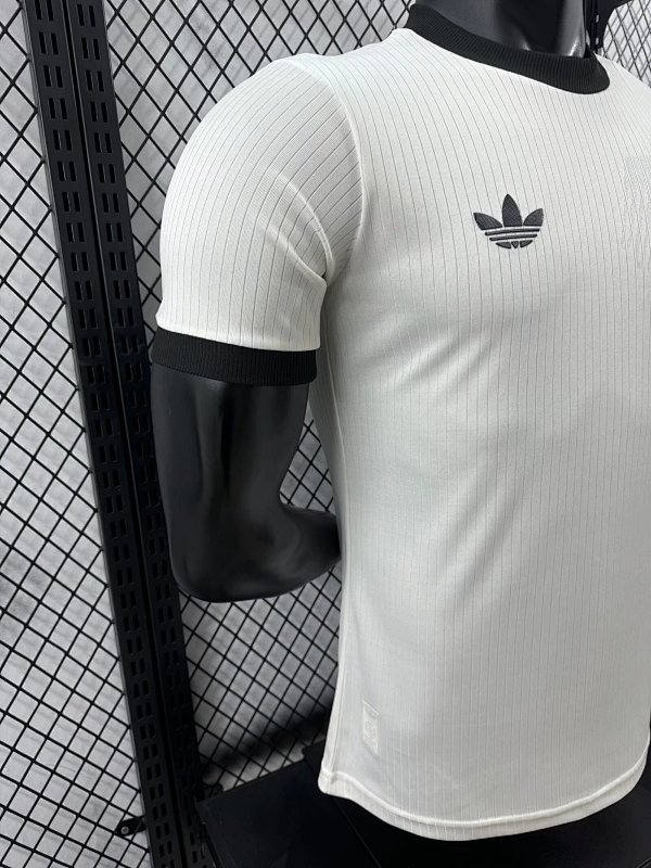 Alemania 125 Aniversario Diseño 3 Versión Jugador (Blanca) 6