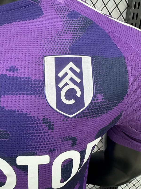 Fulham Tercera Versión Jugador 2024/25 (Morada) 5