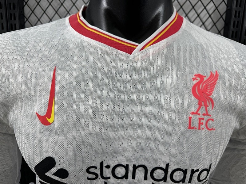 Liverpool Tercera Versión Jugador 2024/25 (Blanca, Manga Larga) 3