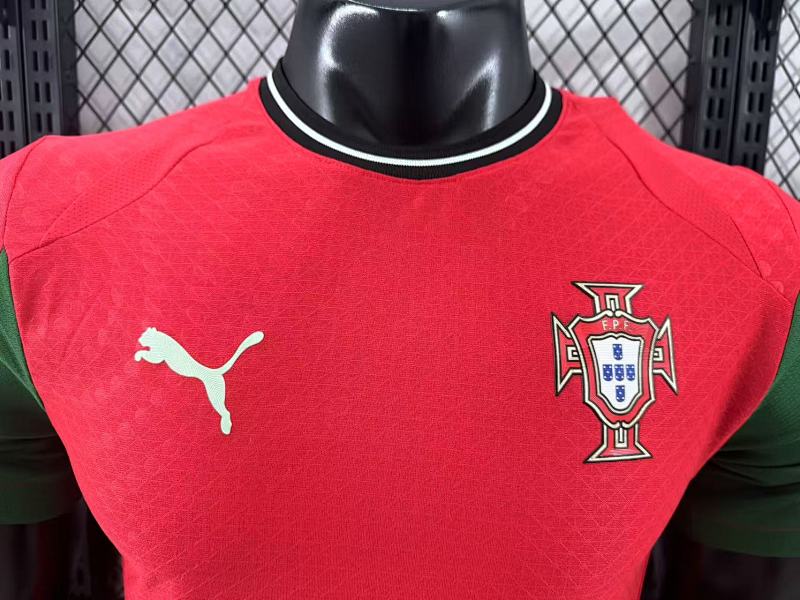 Portugal Local Versión Mujer 2025 (Roja) 3