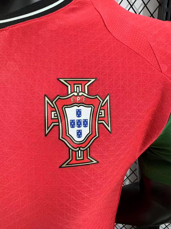Portugal Local Versión Mujer 2025 (Roja) 5