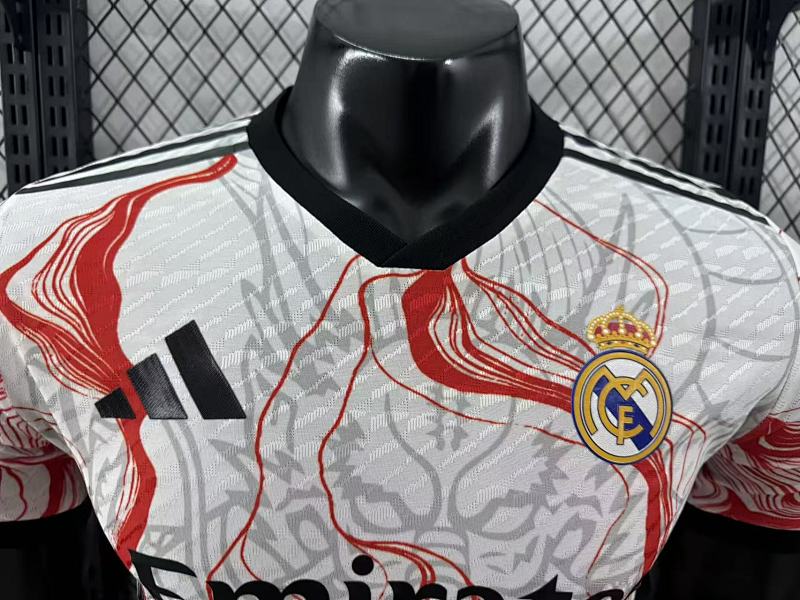 Real Madrid Edición Especial Diseño 2 Versión Jugador 2025/26 (Blanca) 3