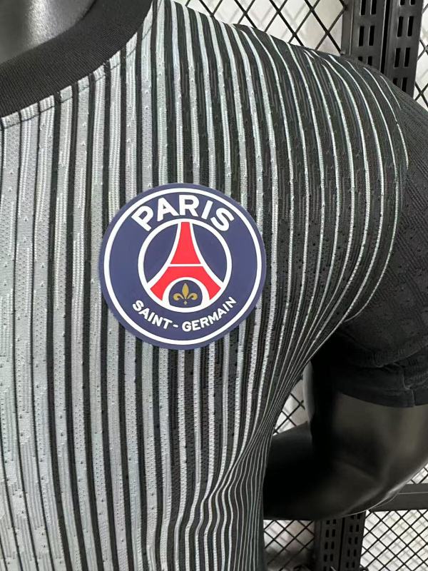 Paris Saint-Germain Portero Versión Jugador 2025/26 (Negra) 5