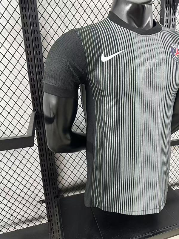 Paris Saint-Germain Portero Versión Jugador 2025/26 (Negra) 6