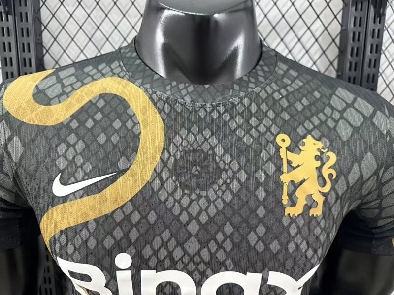 Chelsea Edición Especial Año de la Serpiente Versión Jugador 2025/26 (Negra) 3
