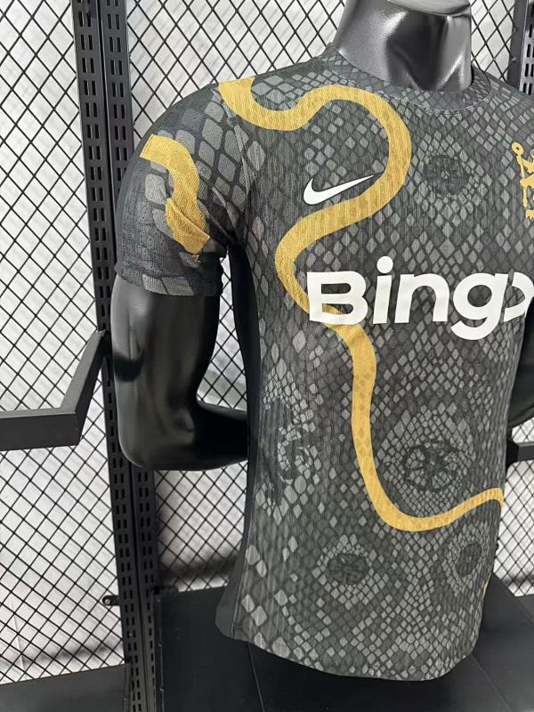 Chelsea Edición Especial Año de la Serpiente Versión Jugador 2025/26 (Negra) 6