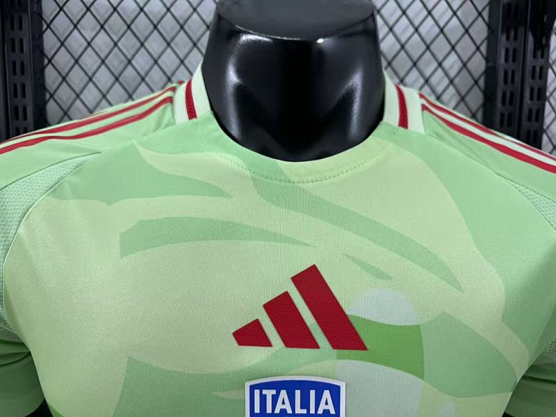 Italia Visitante Versión Jugador 2025/26 (Verde) 3