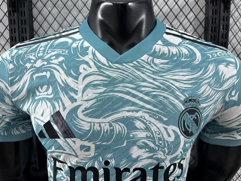 Real Madrid Edición Especial Versión Jugador 2025/26 (Celeste) 3