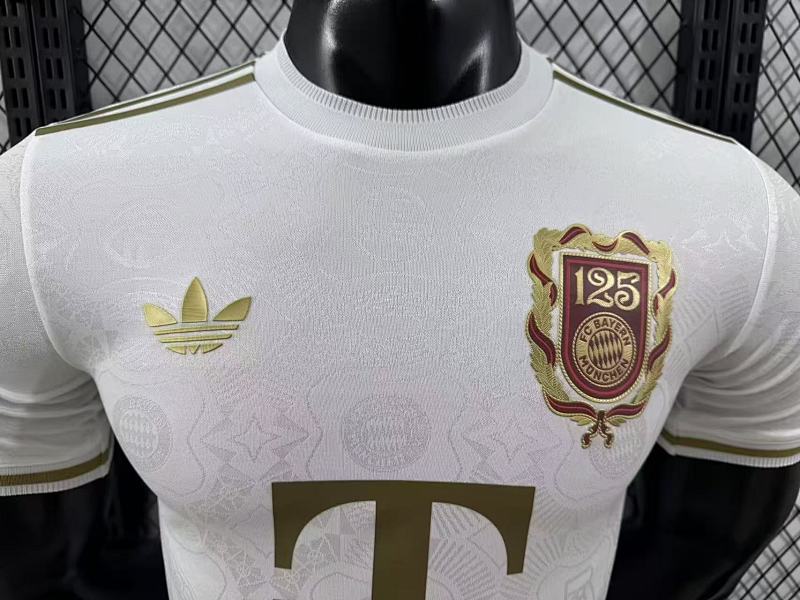 Bayern Munich 125 Aniversario Diseño 2 Versión Jugador (Blanca) 3