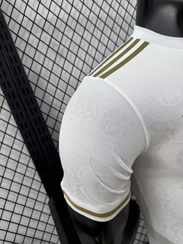 Bayern Munich 125 Aniversario Diseño 2 Versión Jugador (Blanca) 8