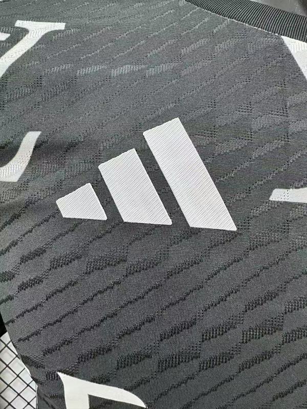 Real Madrid Edición Especial Diseño 8 Versión Jugador (Negra) 4