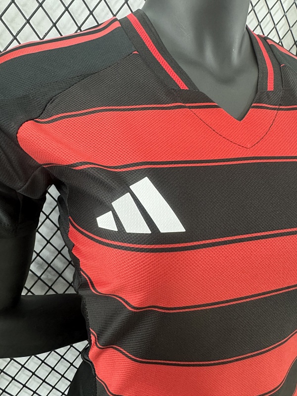 Flamengo Local Versión Mujer 2025/26 (Negra) 4
