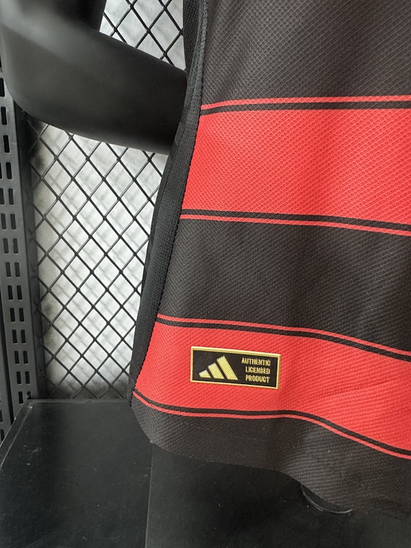 Flamengo Local Versión Mujer 2025/26 (Negra) 8
