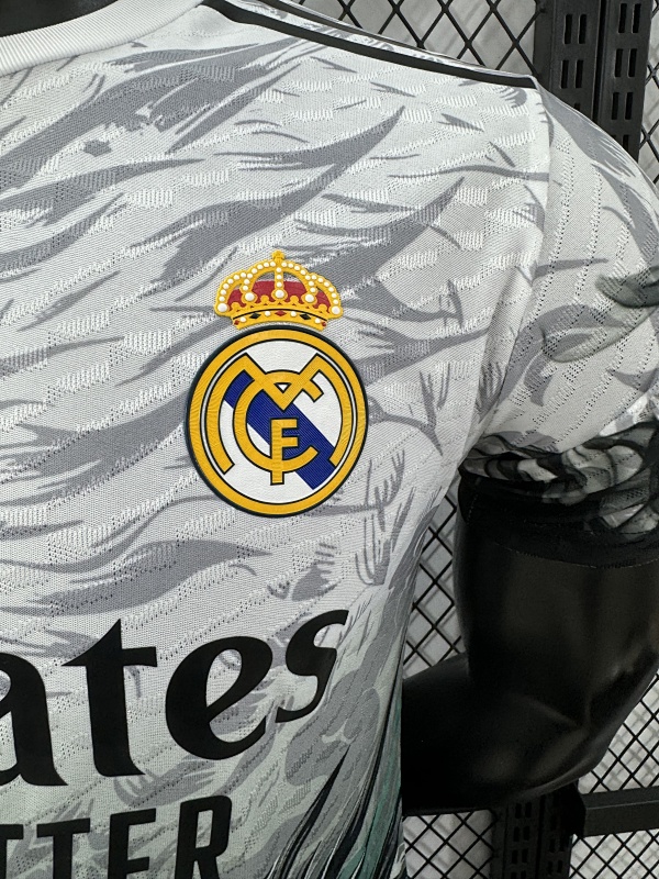 Real Madrid Edición Especial Diseño 4 Versión Jugador (Blanca) 5
