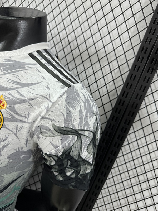Real Madrid Edición Especial Diseño 4 Versión Jugador (Blanca) 9