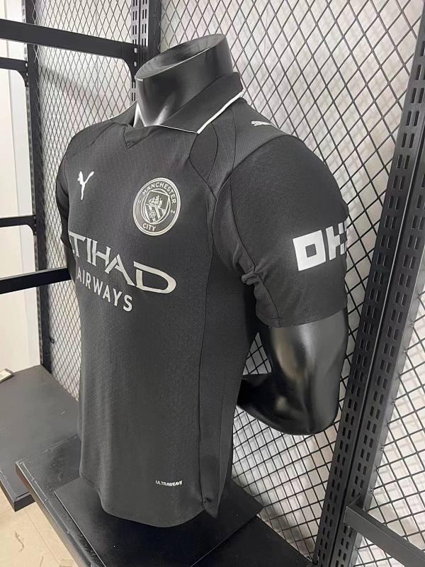 Manchester City Cuarta Versión Jugador 2025/26 (Negra) 7