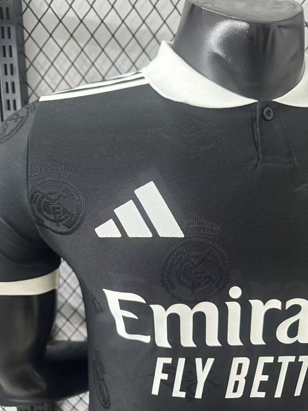Real Madrid Edición Especial Versión Jugador (Negra, Manga Larga) 4
