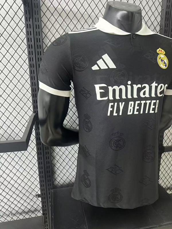 Real Madrid Edición Especial Versión Jugador (Negra, Manga Larga) 6