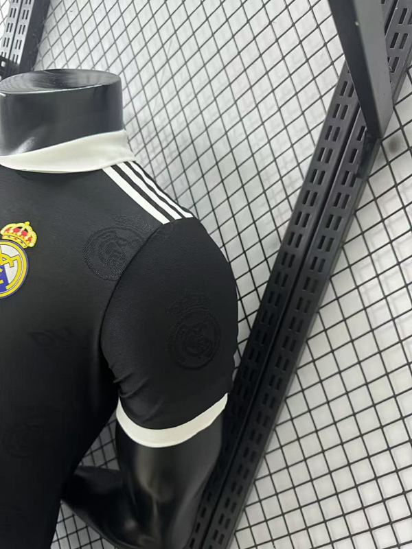 Real Madrid Edición Especial Versión Jugador (Negra, Manga Larga) 9