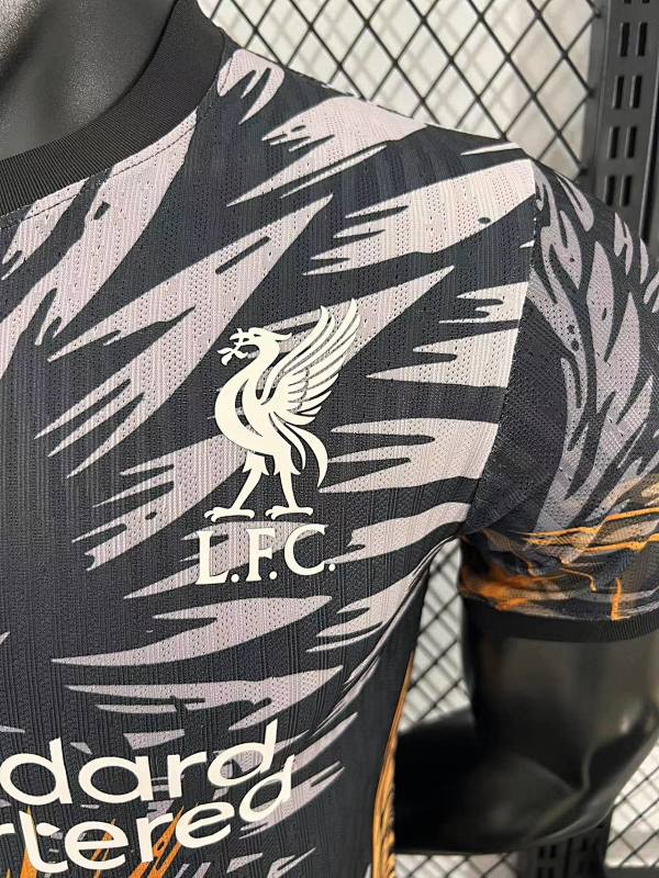 Liverpool Edición Especial Diseño 2 Versión Jugador (Negra) 5