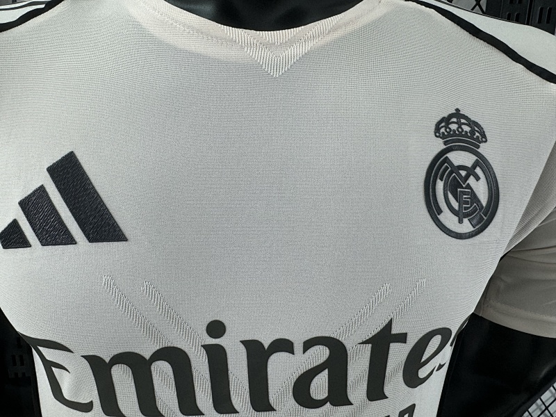 Real Madrid Edición Especial Diseño 3 Versión Jugador (Blanca) 3