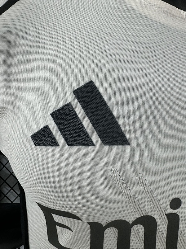 Real Madrid Edición Especial Diseño 3 Versión Jugador (Blanca) 4