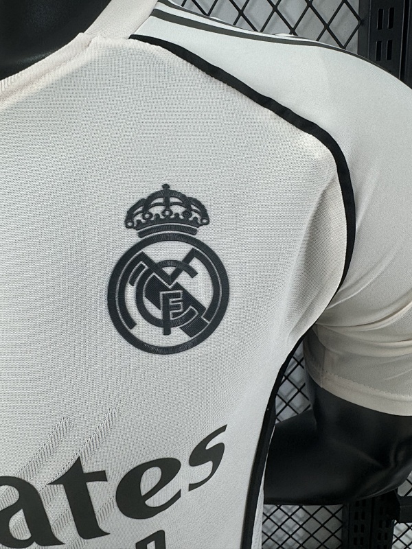 Real Madrid Edición Especial Diseño 3 Versión Jugador (Blanca) 5