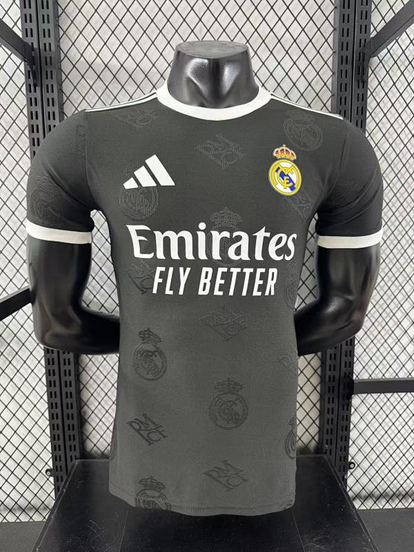 Real Madrid Edición Especial Diseño 2 Versión Jugador (Negra)