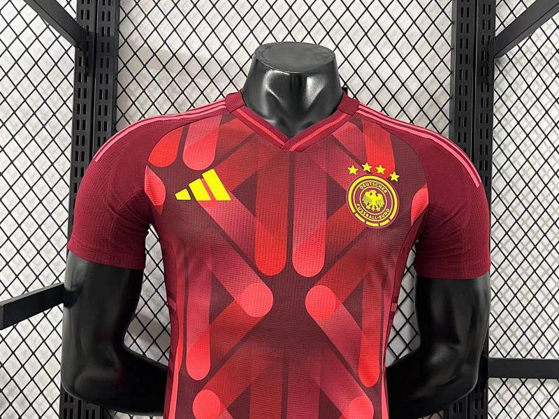 Alemania Visitante Versión Jugador 2025/26 (Granate) 3