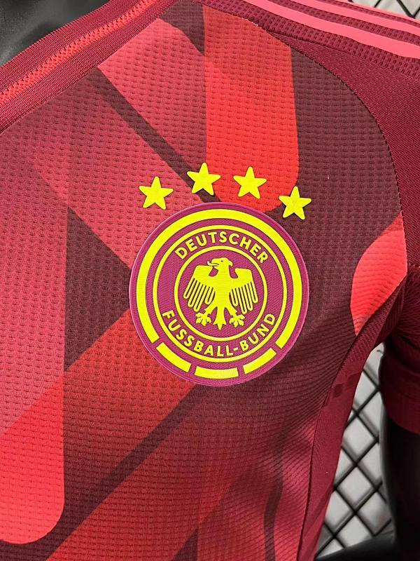 Alemania Visitante Versión Jugador 2025/26 (Granate) 5