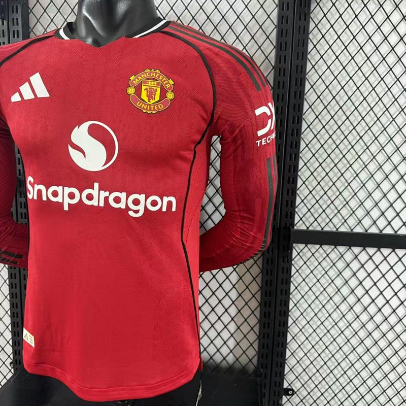 Manchester United Local Versión Jugador 2025/26 (Roja, Manga Larga) 7