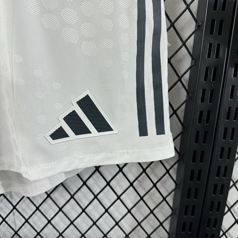 Bayern Munich Short Visitante Versión Jugador 2025/26 (Blanco) 6