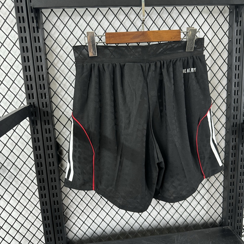 Liverpool Short Local Versión Jugador 2025/26 (Negro) 2