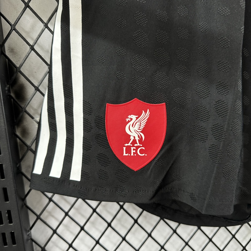 Liverpool Short Local Versión Jugador 2025/26 (Negro) 4